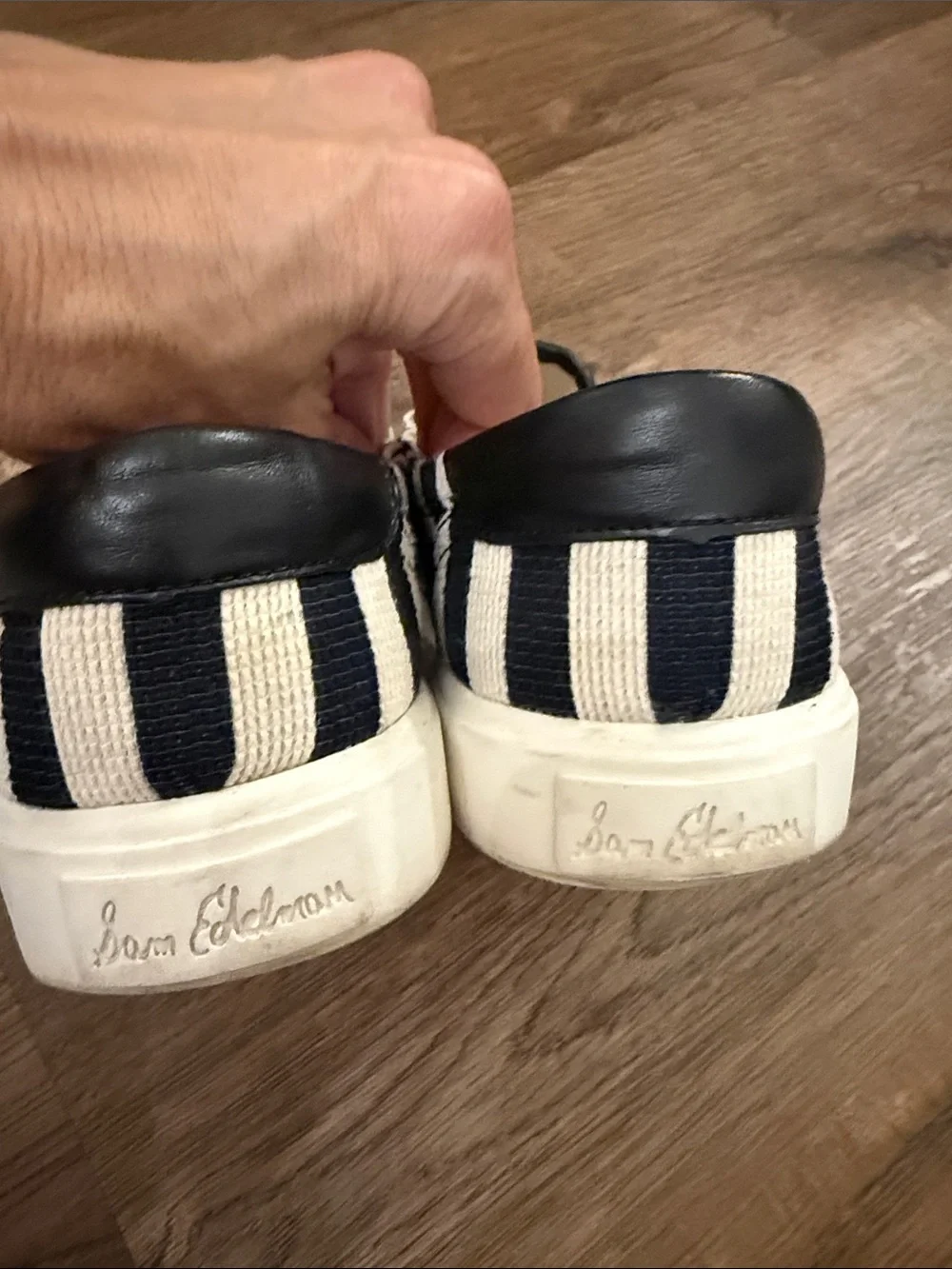 Sam Edelman Black & White Striped Slip-On Sneakers Embroidered bee Size 7.5